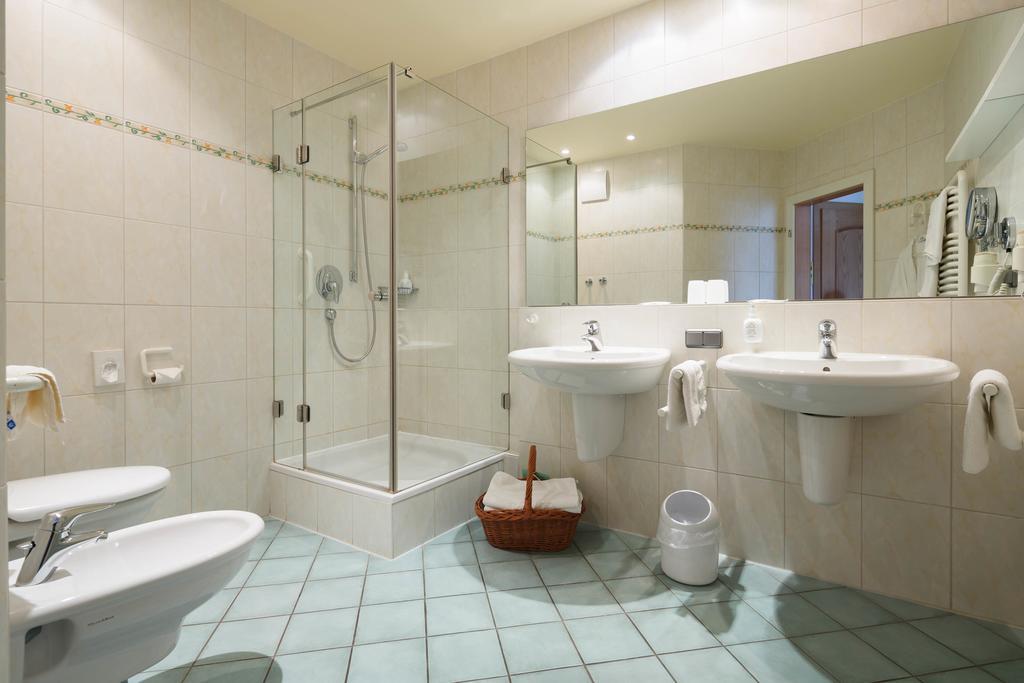 Ringhotel Nebelhornblick Oberstdorf Room photo